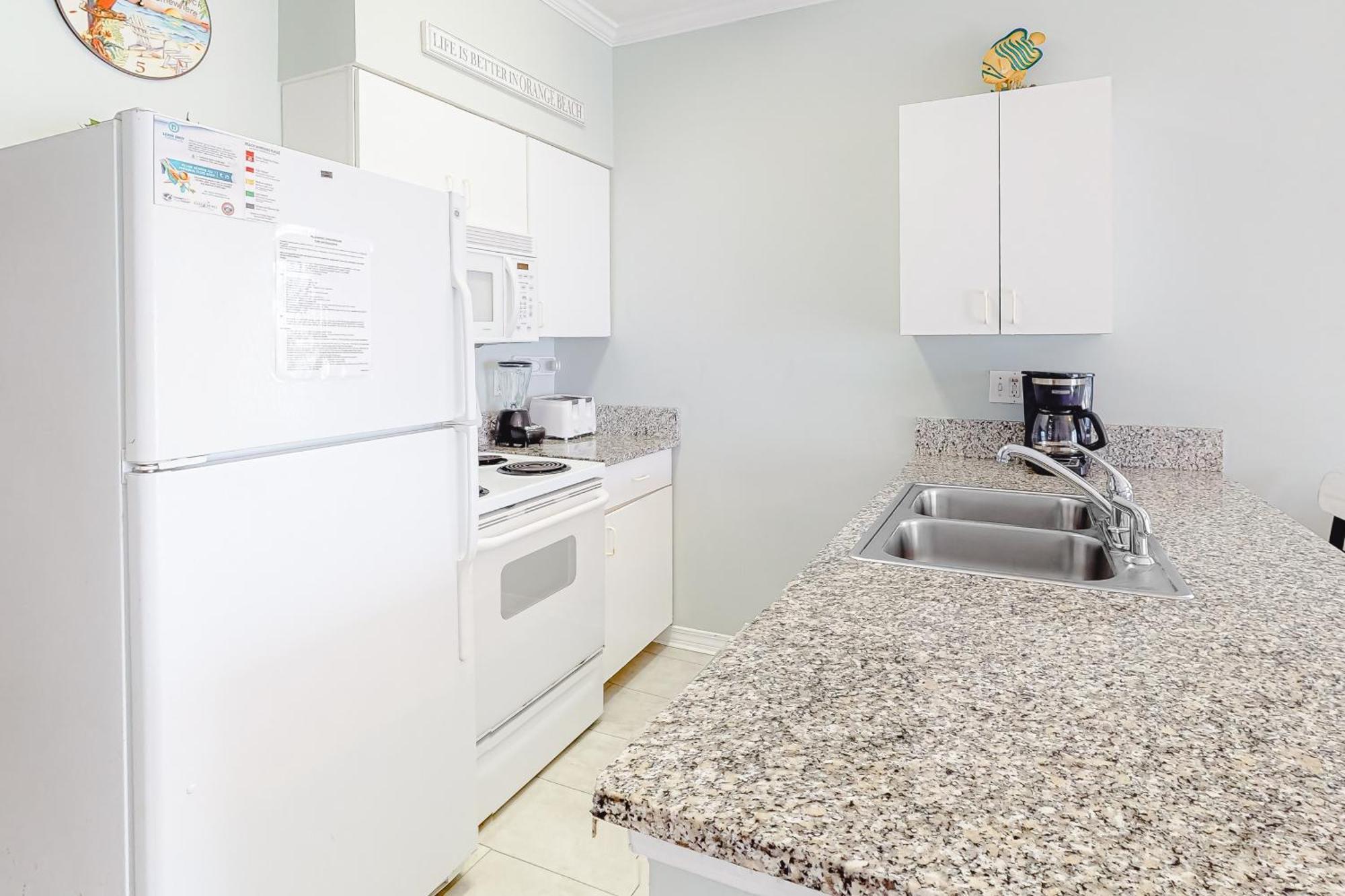 Tradewinds Condos II Orange Beach Room photo