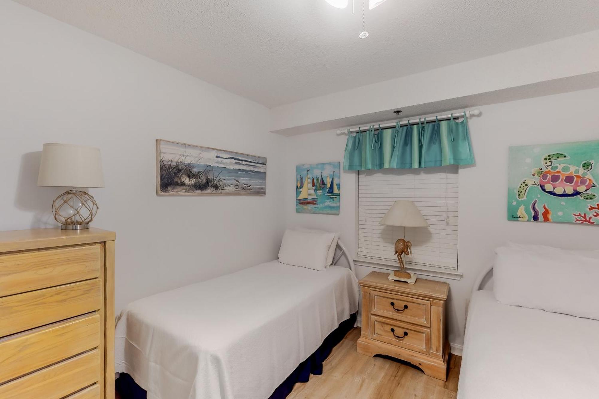 Tradewinds Condos II Orange Beach Room photo