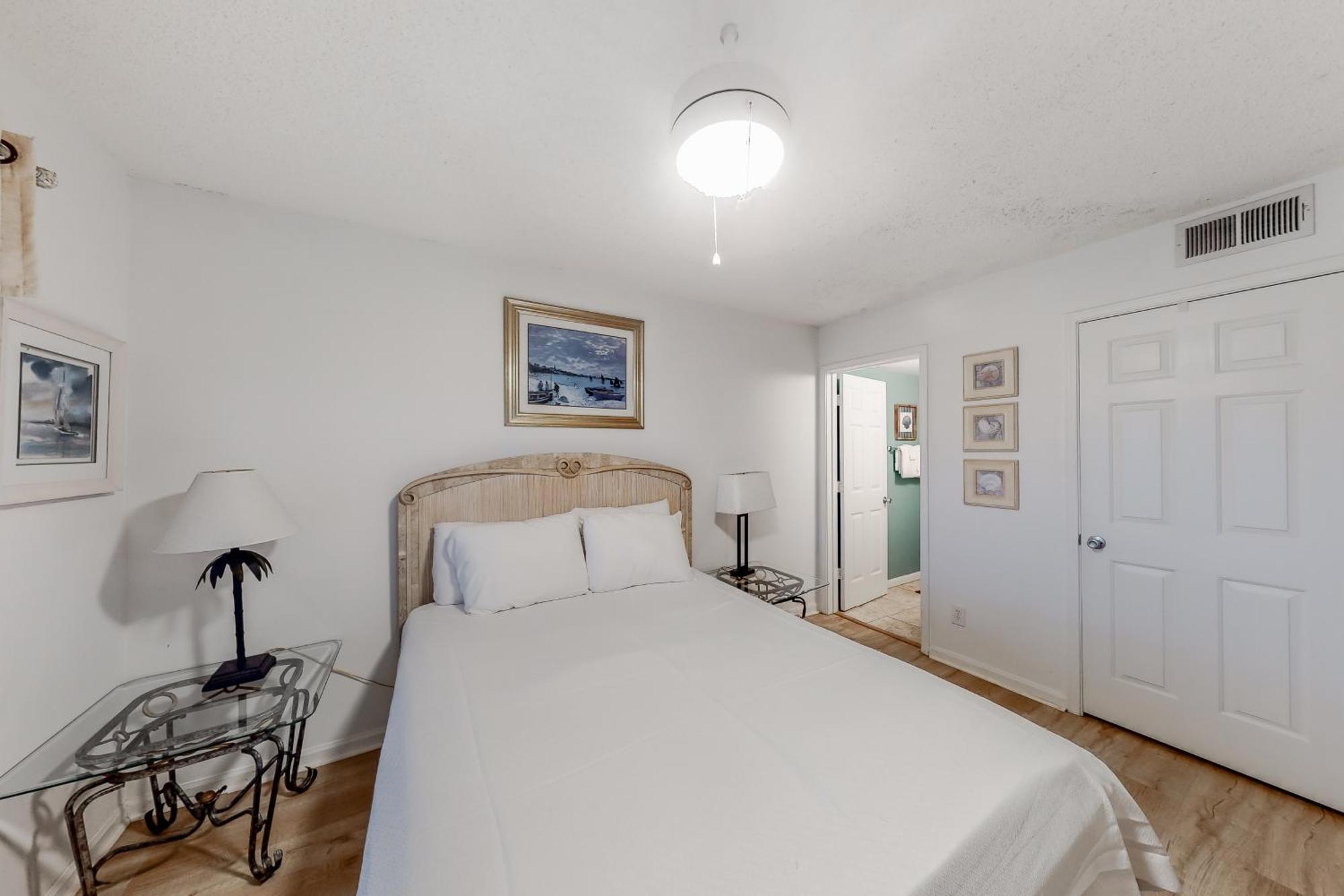 Tradewinds Condos II Orange Beach Room photo